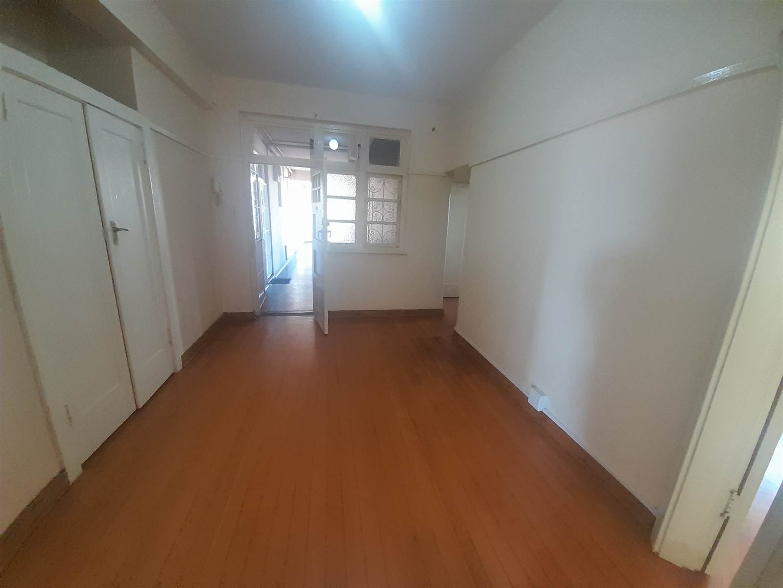 1 Bed House in Durban CBD photo number 5