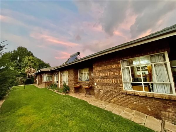 4 Bedroom House 4 Bedroom House