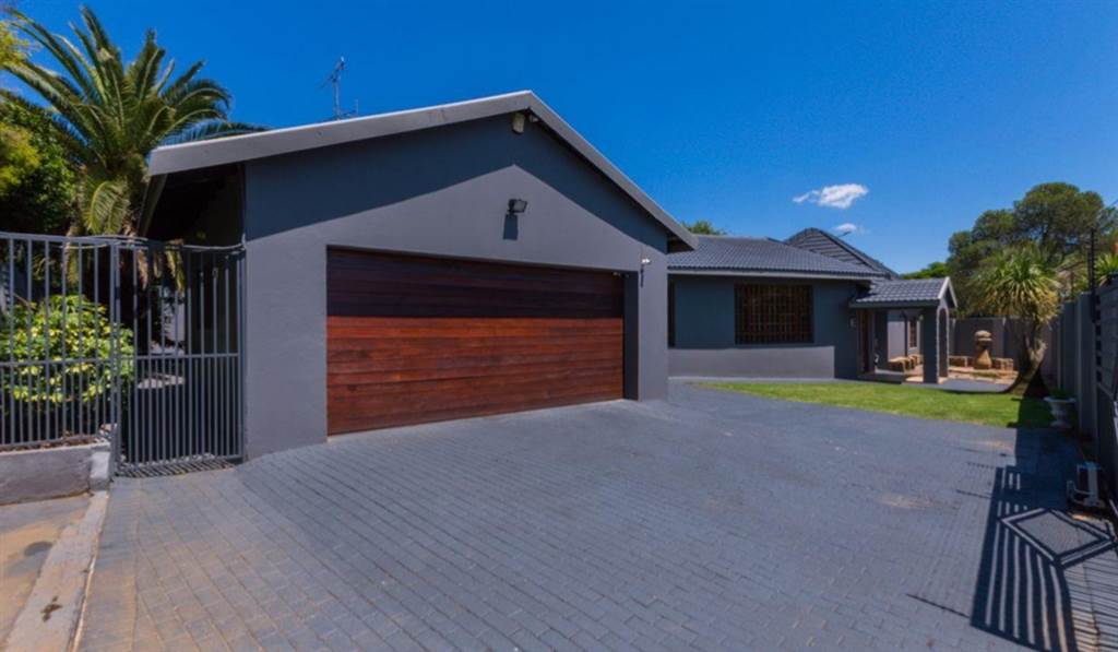 4 Bed House for sale in Edenglen T4385502 Private Property