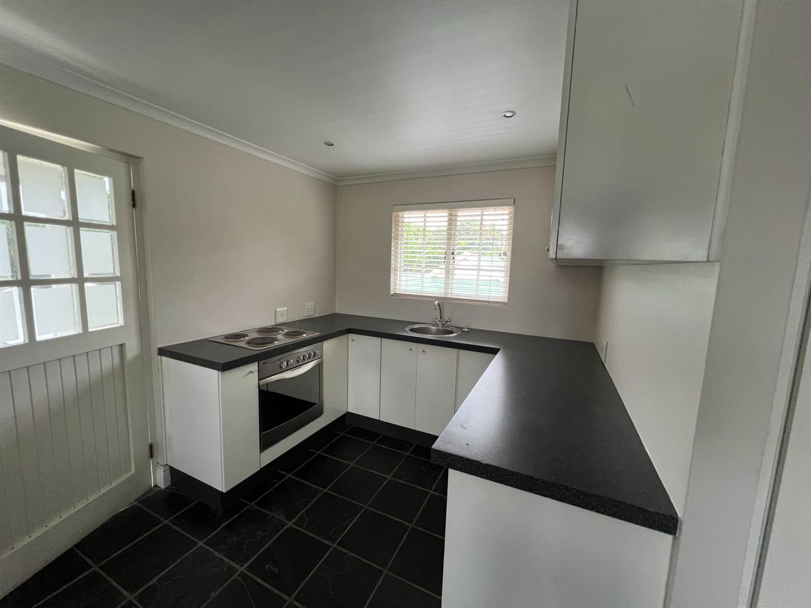 4 Bed Townhouse in Mt Edgecombe Estate 1 & 2 photo number 11
