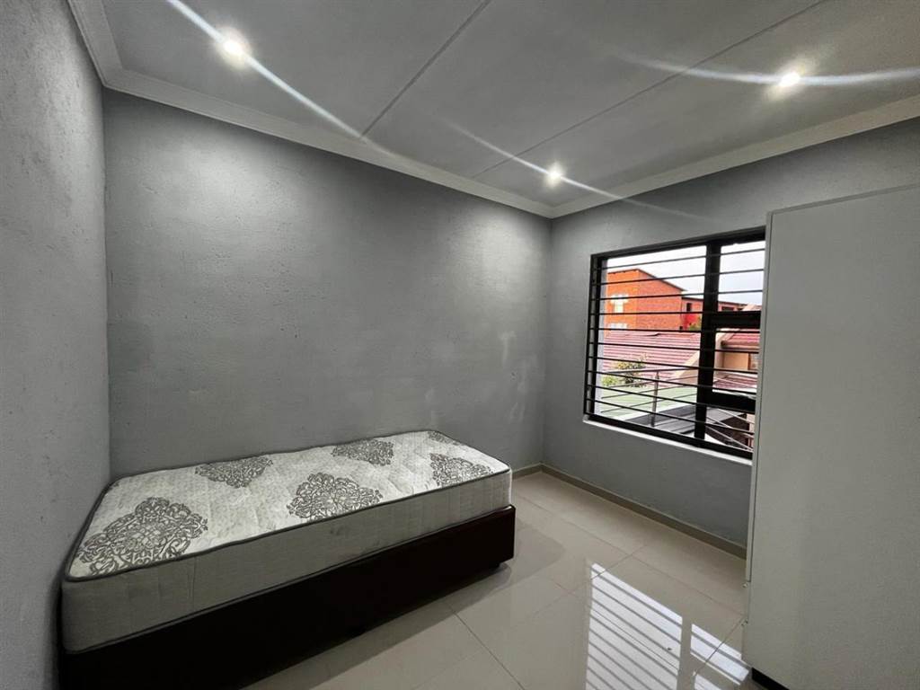 1 Bed Apartment in Pretoria Gardens photo number 7