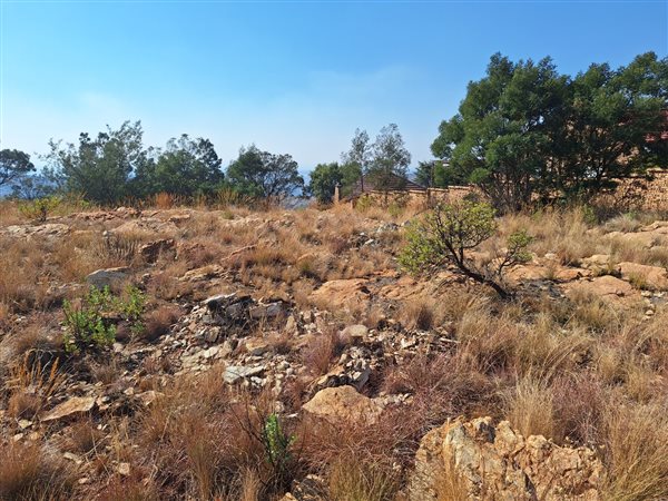 1 250 m² Land