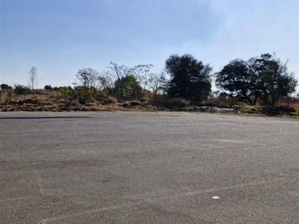 8 883 m² Land 8 883 m² Land