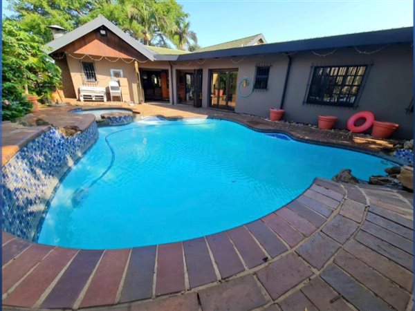 5 Bedroom House 5 Bedroom House