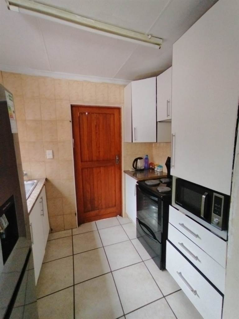 3 Bed House in Kokstad photo number 11
