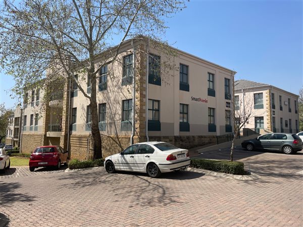 300  m² Commercial space in Broadacres