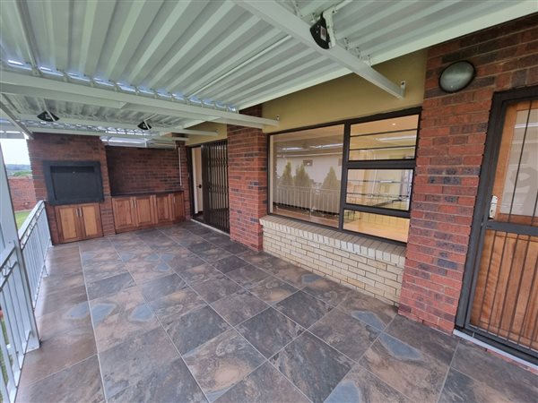 2 Bedroom Townhouse 2 Bedroom Townhouse