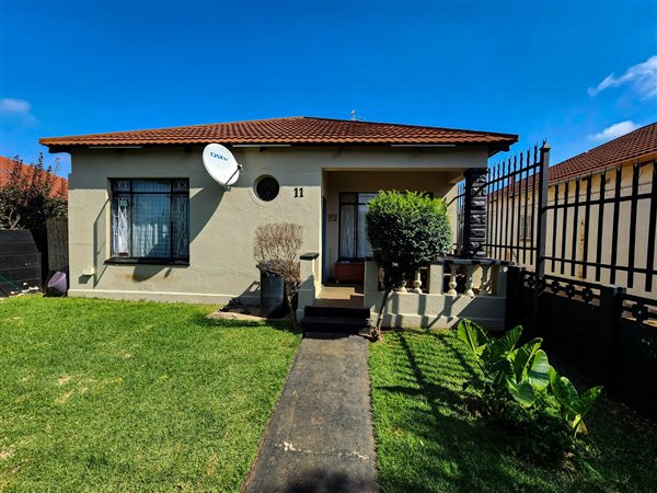 2 Bed House in Randfontein Central