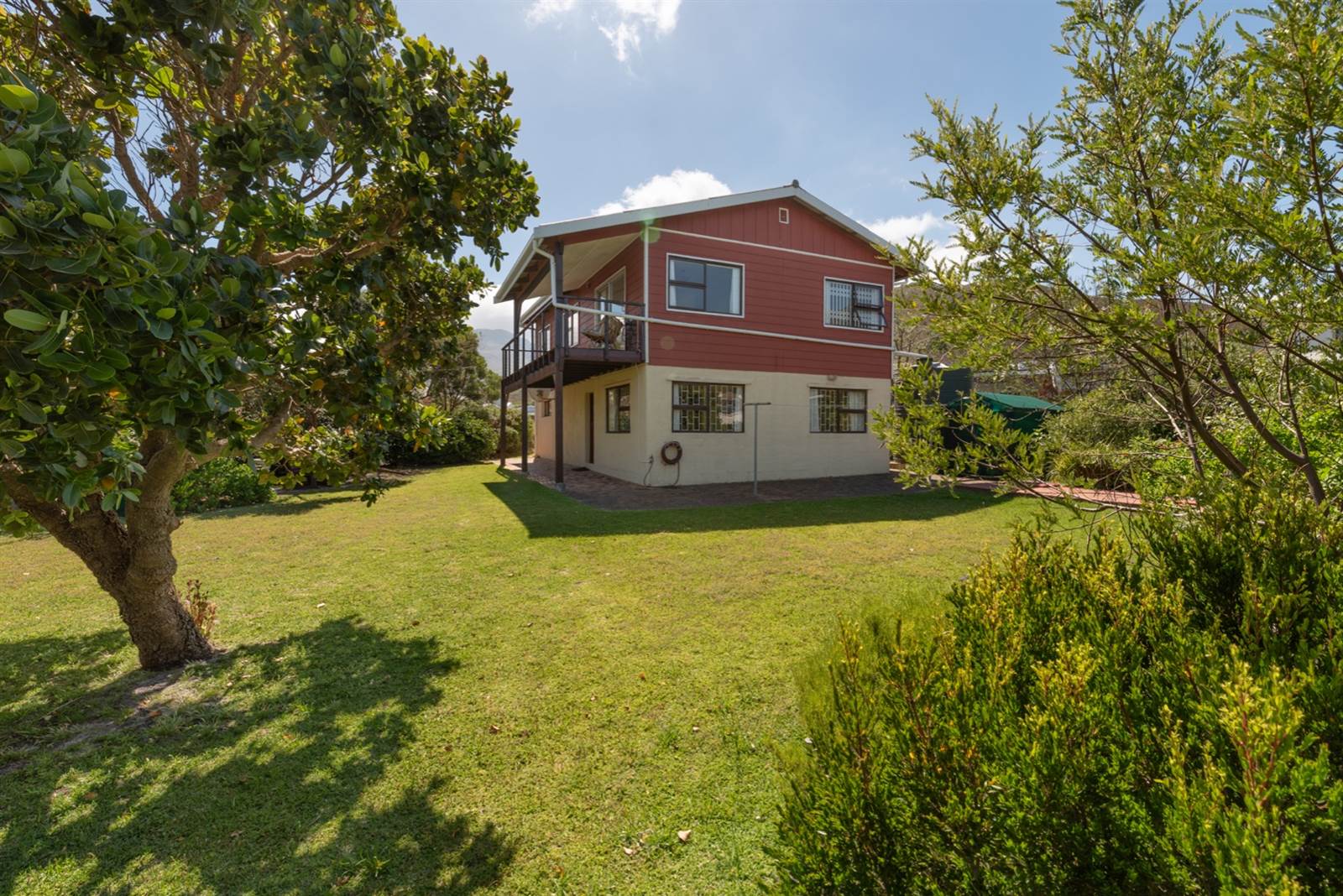 4 Bed House in Pringle Bay photo number 4
