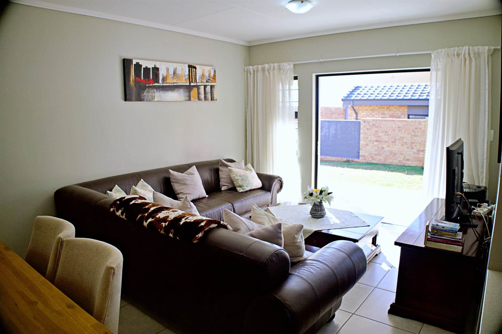 3 Bed House in Rooihuiskraal North photo number 6