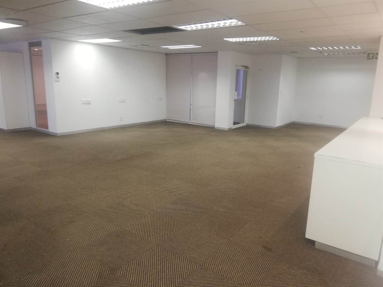 977  m² Office Space in Mouille Point photo number 19