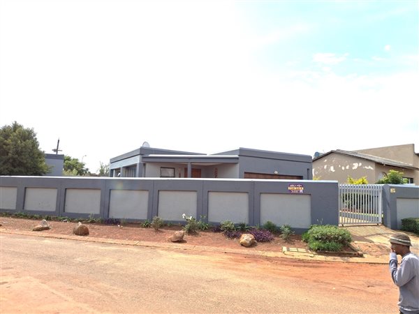 3 Bedroom House 3 Bedroom House