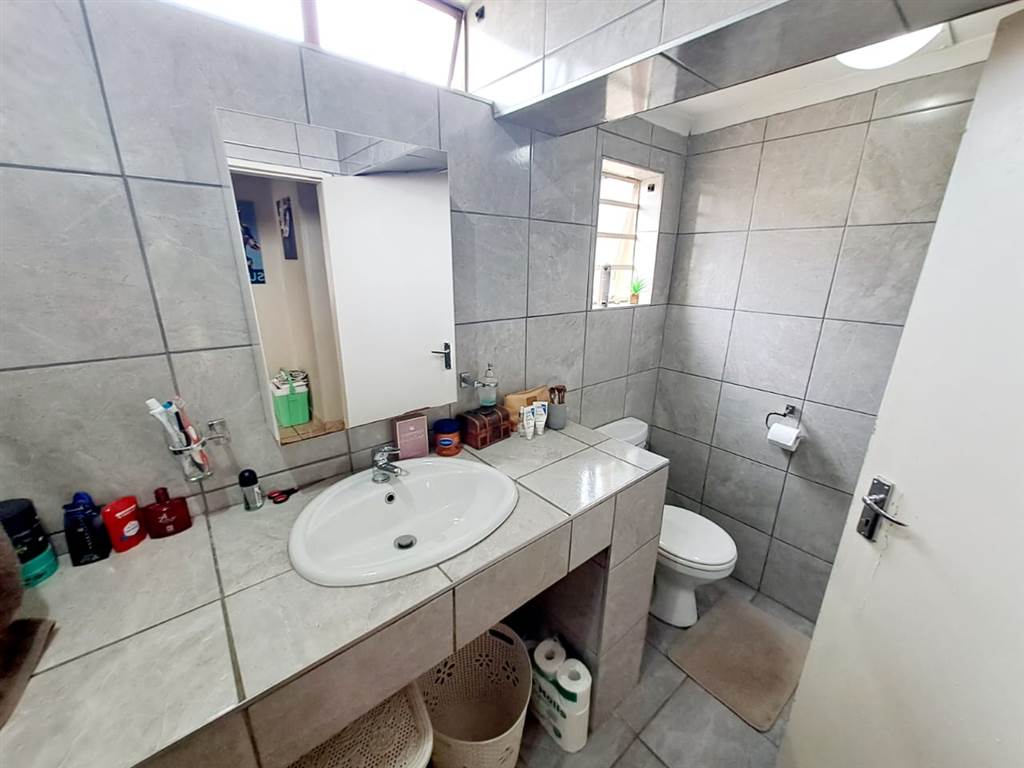 3 Bed House in Rietfontein photo number 4