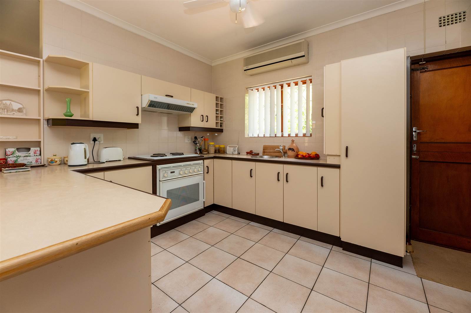 3 Bed House in Durbanville Central photo number 7