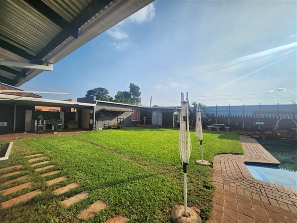 4 Bedroom House 4 Bedroom House