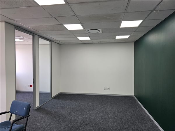 61  m² Office Space in Rosebank