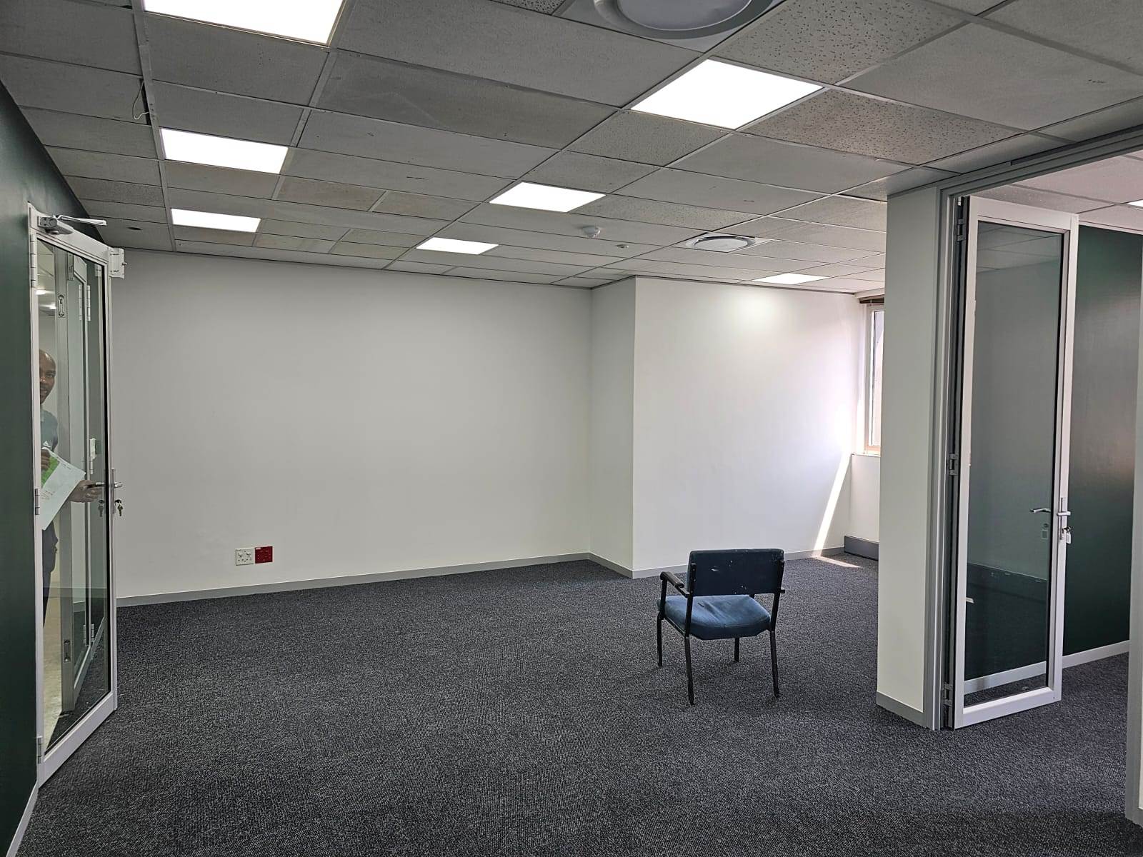 61  m² Office Space in Rosebank photo number 2