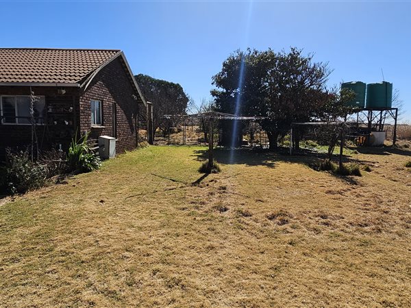 2.3 ha Smallholding