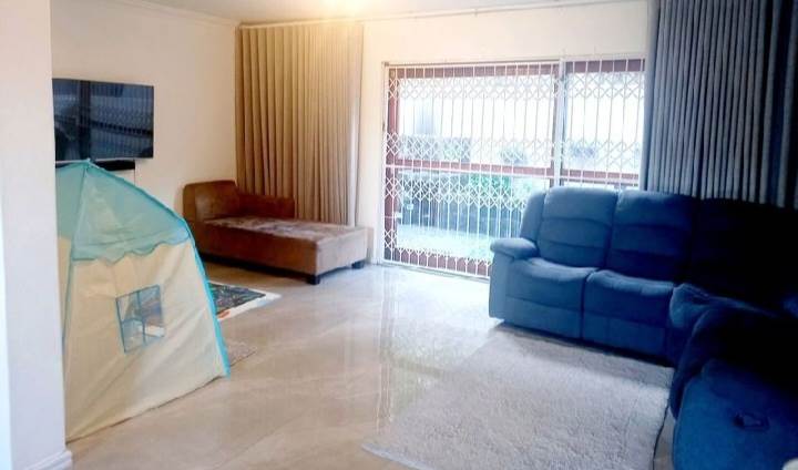 3 Bed Apartment in Durban North photo number 3