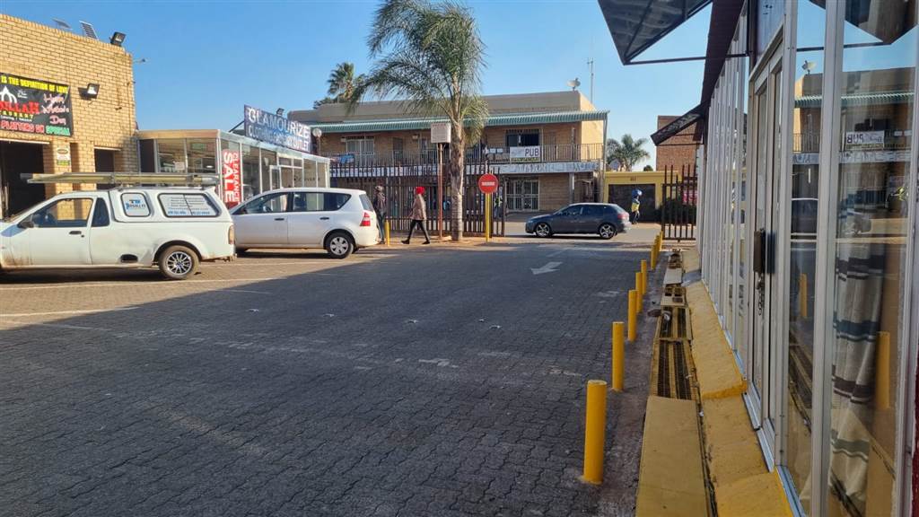 4800  m² Commercial space in Lenasia South photo number 3
