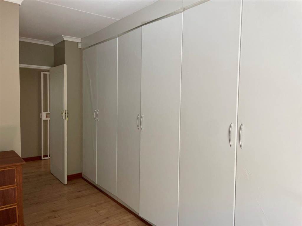 2 Bed Simplex in Sterrewag photo number 14