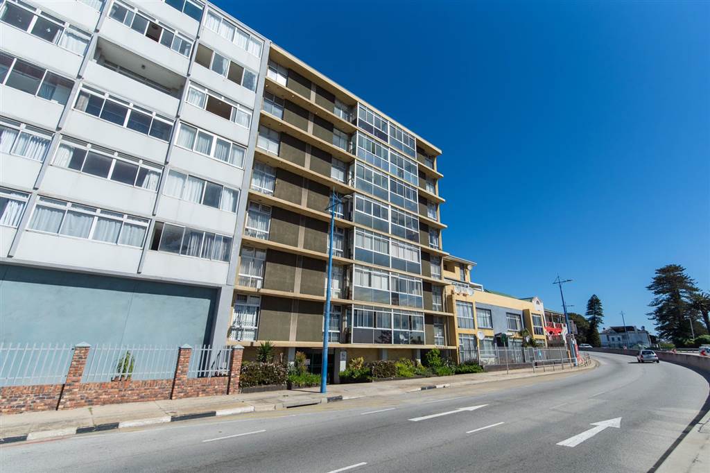 2 Bed Flat to rent in Humewood RR4207412 Private Property