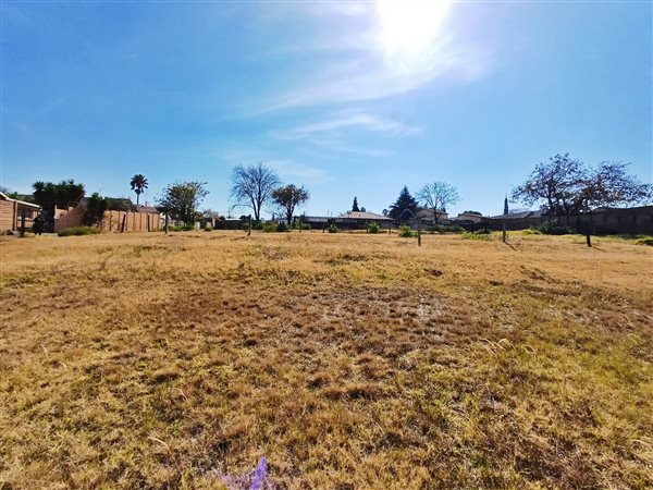 5 747 m² Land