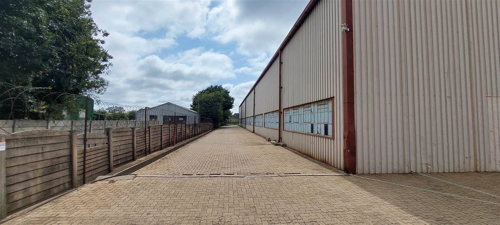 921  m² Industrial space in Clayville photo number 11