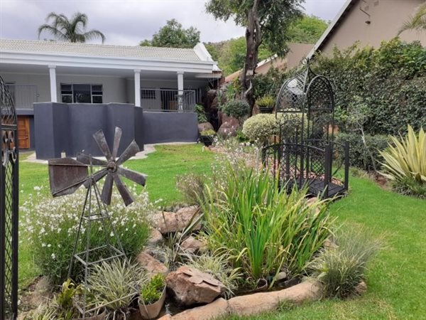 7 Bed House in Protea Park
