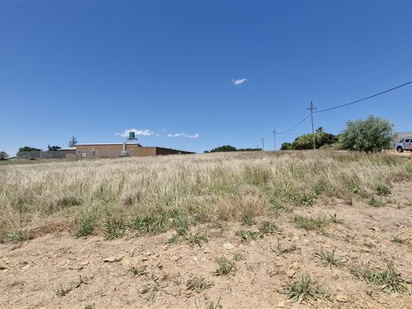 1 485 m² Land