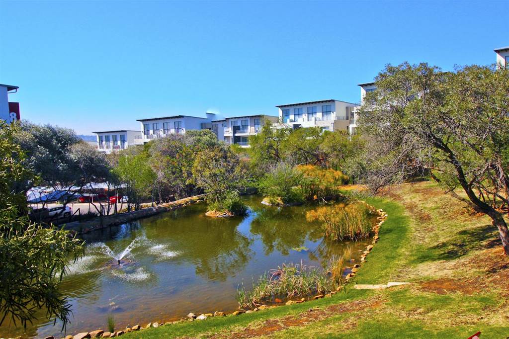 1 Bed Apartment in Fourways photo number 12