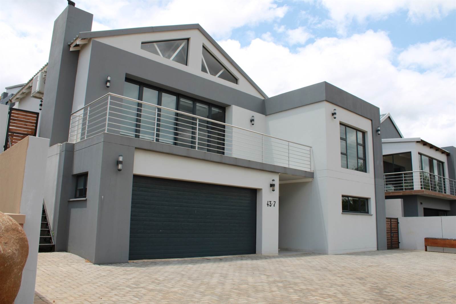 3 Bed House in Magalies Golf Estate photo number 20