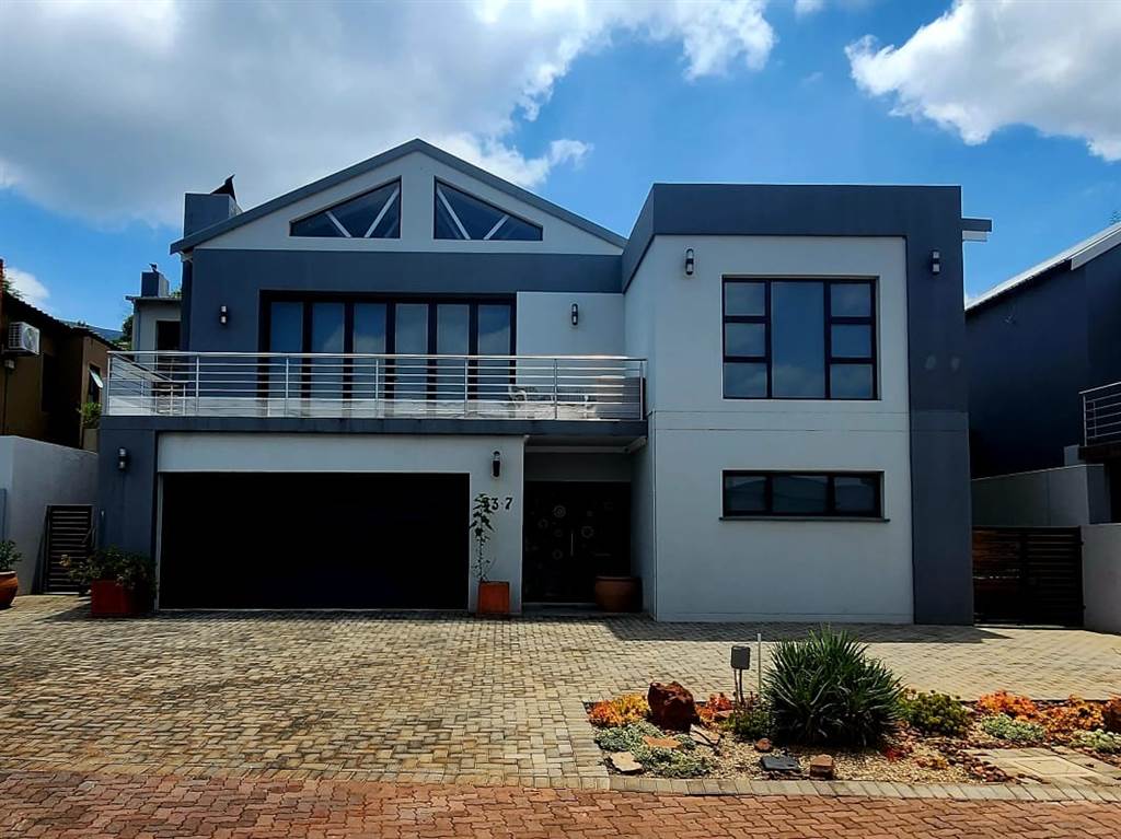 3 Bed House in Magalies Golf Estate photo number 1