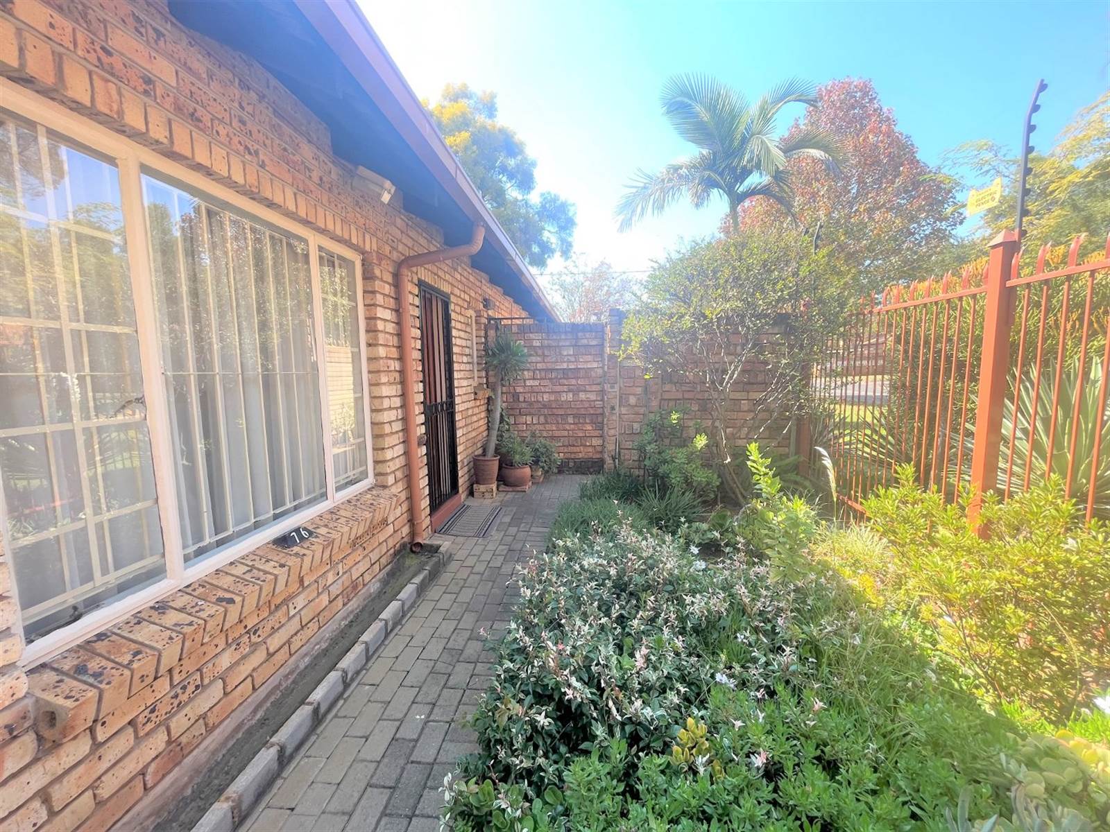 3 Bed Townhouse in Parktown Estate photo number 6
