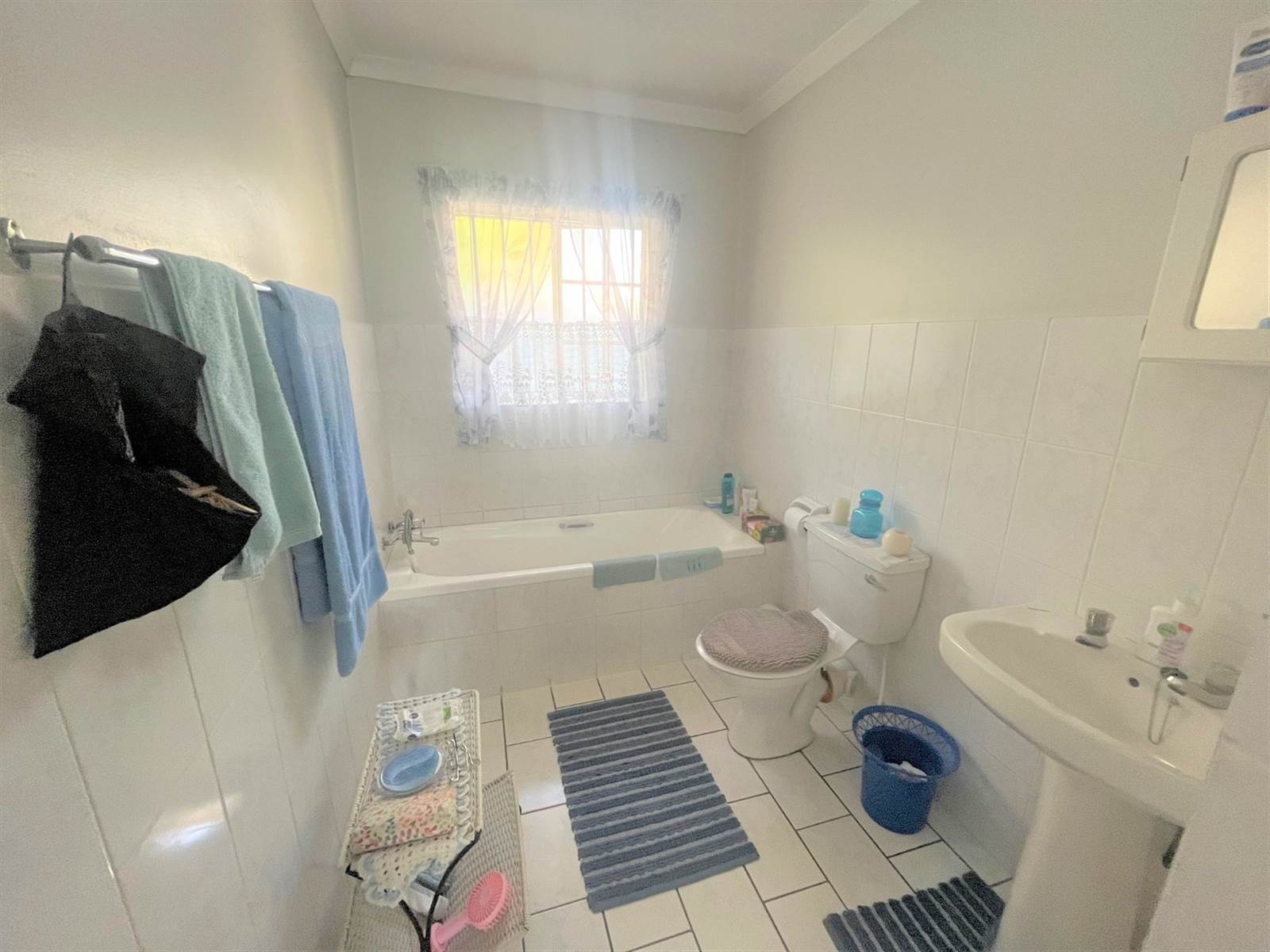 3 Bed Townhouse in Parktown Estate photo number 23