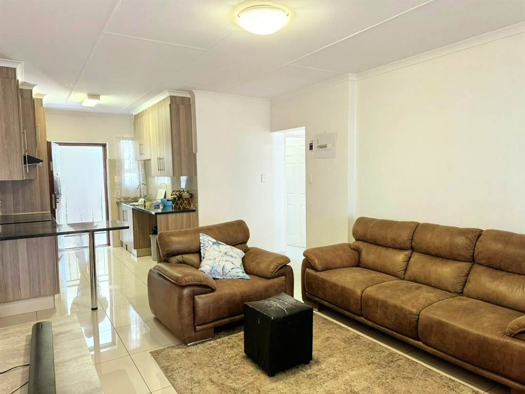 2 Bed Apartment in Fairleads photo number 9