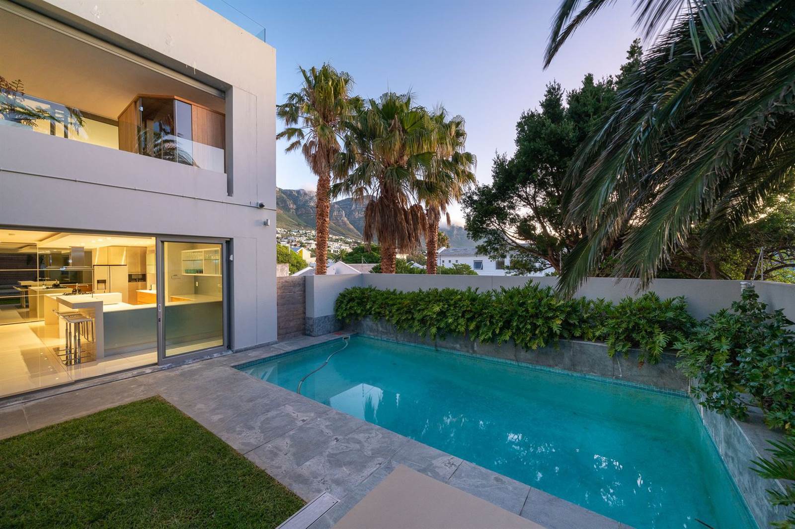 6 Bed House in Camps Bay photo number 15