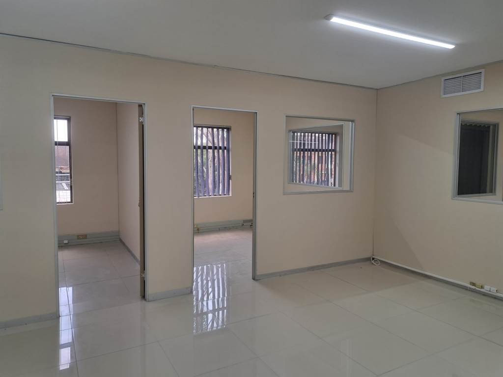 310  m² Office Space in Westville photo number 11