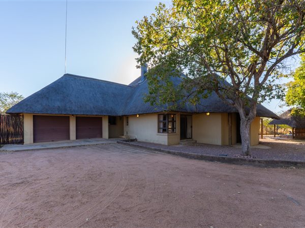 4 Bedroom House 4 Bedroom House