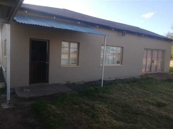 4.3 ha Smallholding in Bloemfontein Farms