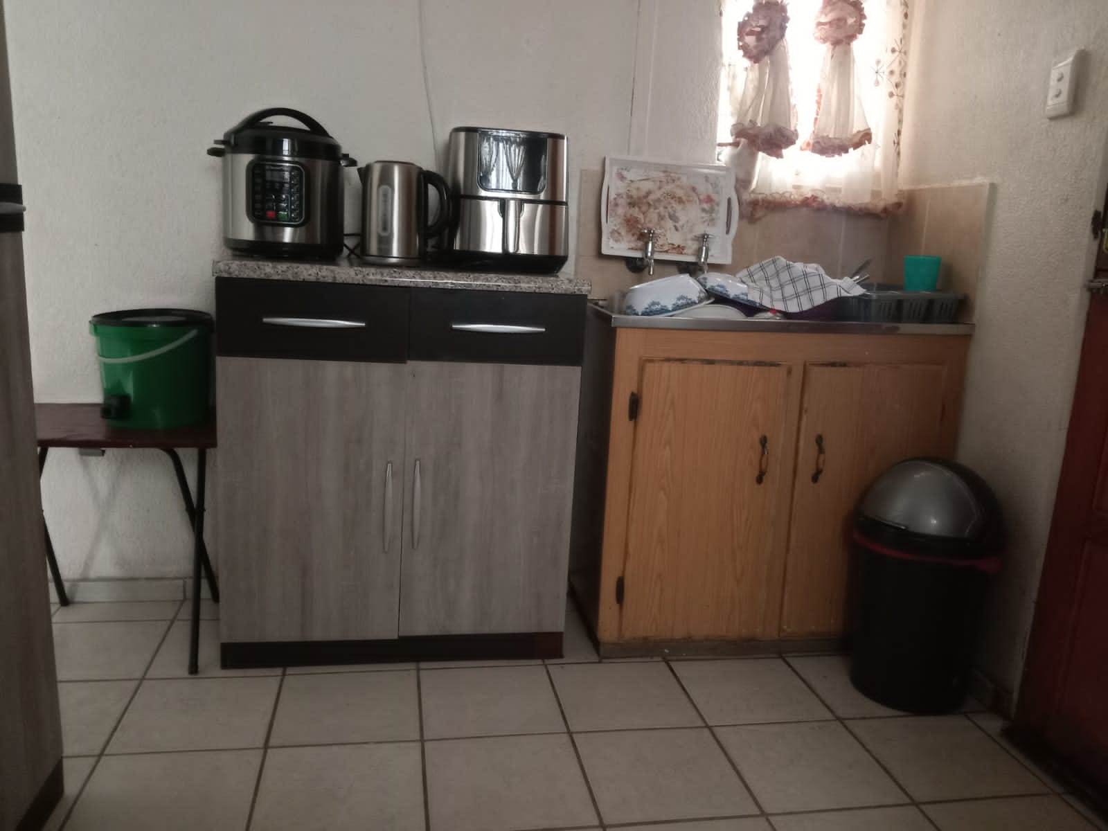 2 Bed House in Tlhabane photo number 7