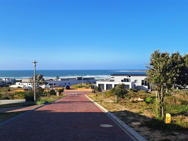 500 m² Land available in Stilbaai