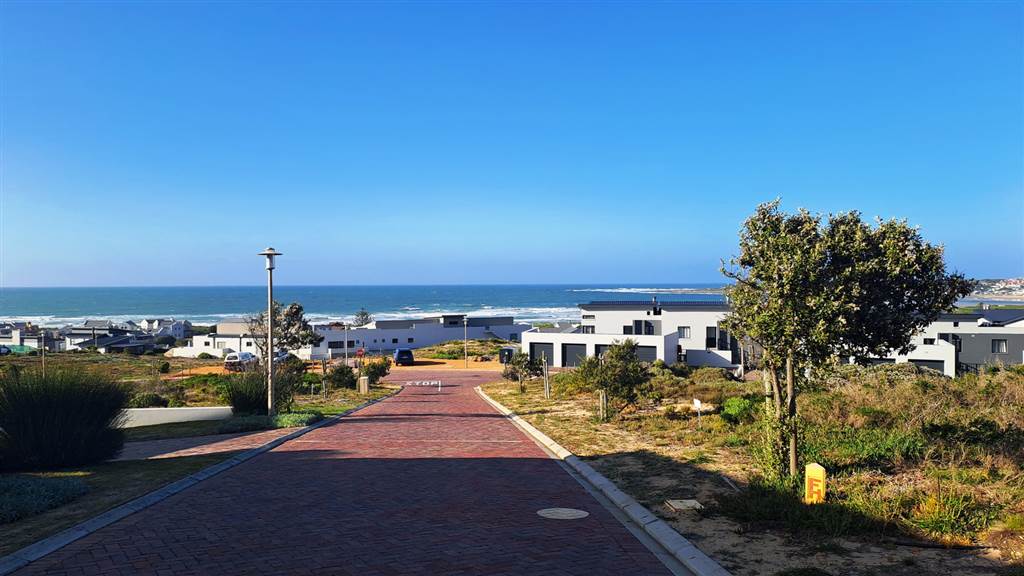 500 m² Land available in Stilbaai photo number 1