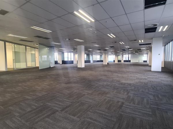 1 090  m² Commercial space