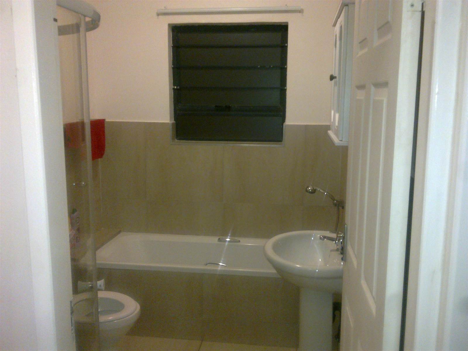 2 Bed Flat in Trichardt photo number 5