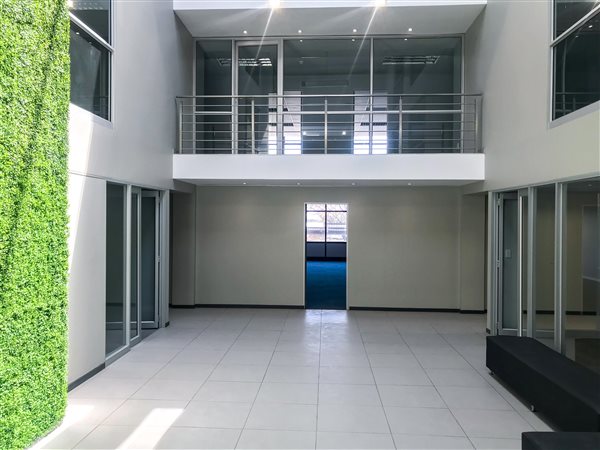 103  m² Commercial space in Cresta