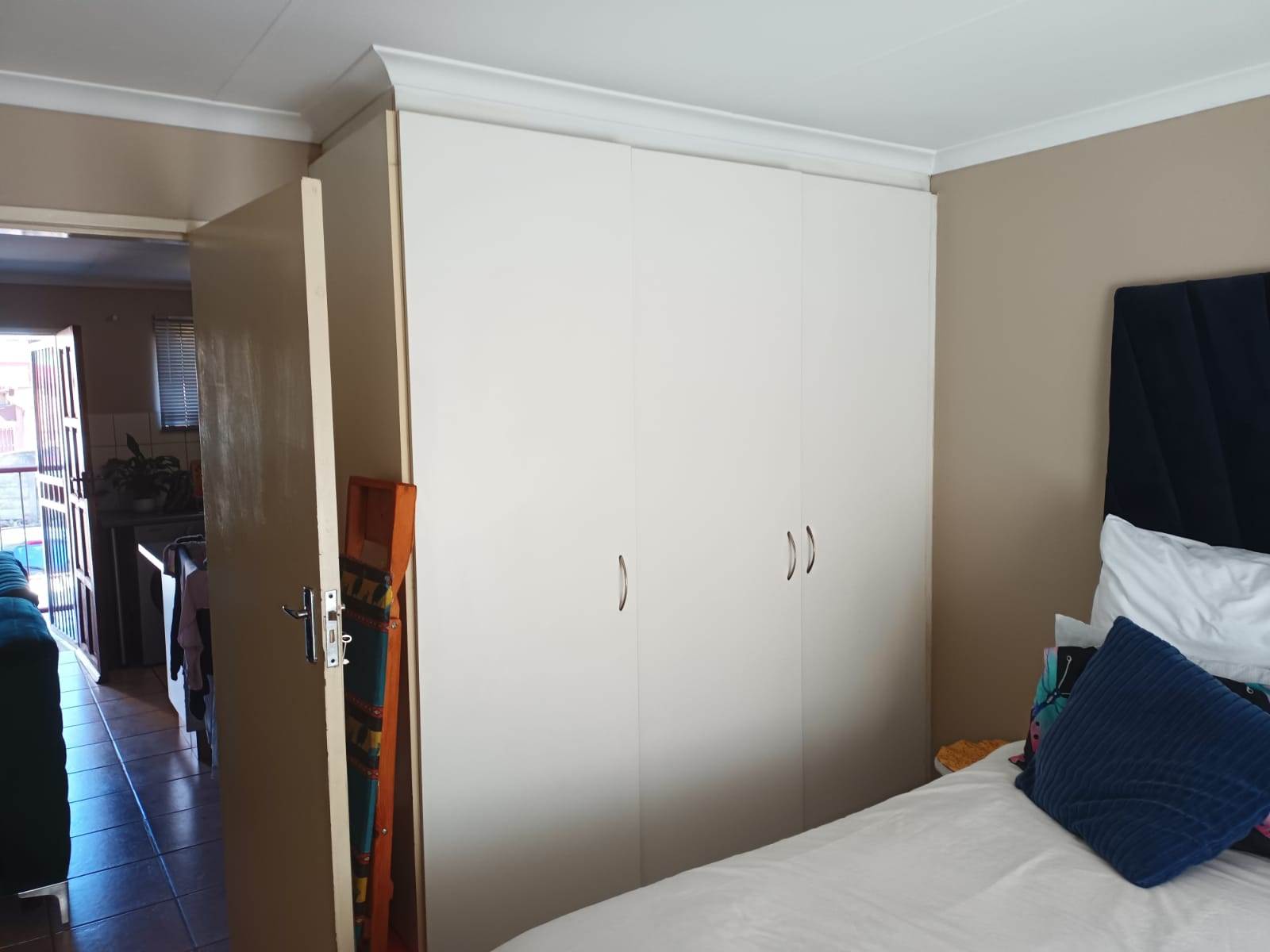 1 Bed Apartment in Pretoria West photo number 6