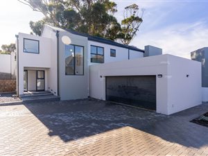 House in Hout Bay and surrounds
