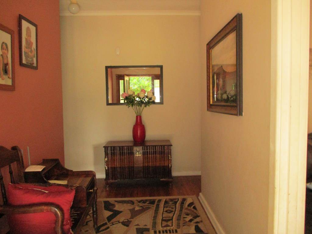 4 Bed House in Graaff Reinet photo number 6