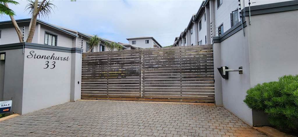 2 Bed Apartment in Durban North photo number 2